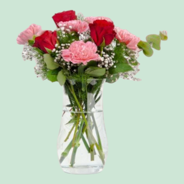 Vazoda 5 gül ve karanfıller Resim 1