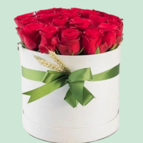 Beyaz Kutuda Güller Resim 1
