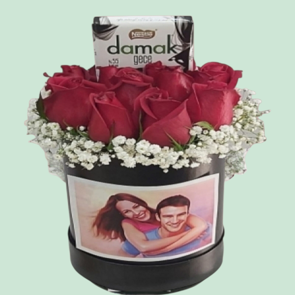 Kutuda 11 Gül ve Çikolata Resim 1