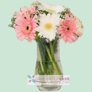  İskenderun Çiçek Siparişi - Şefaf Vazo'da Renk Cümbüşü