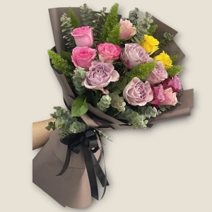 İskenderun Çiçekçi - İthal Renkli Gül Tanışma Buketi