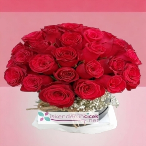  İskenderun Çiçek Gönder - Silindir Kutuda Güller