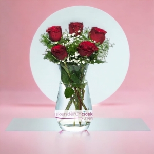 İskenderun Çiçek Siparişi - Şefaf Vazoda 5 Adet Gül 