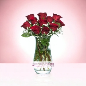  İskenderun Çiçek - Şefaf Vazoda 11 Adet Gül 