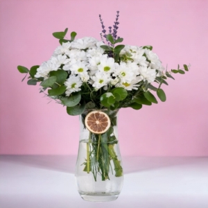  İskenderun Çiçek Siparişi - vazoda beyaz papatyalar ve okilaptus