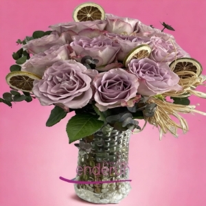  İskenderun Çiçek - Vazoda Lila Gül Aranjmanı